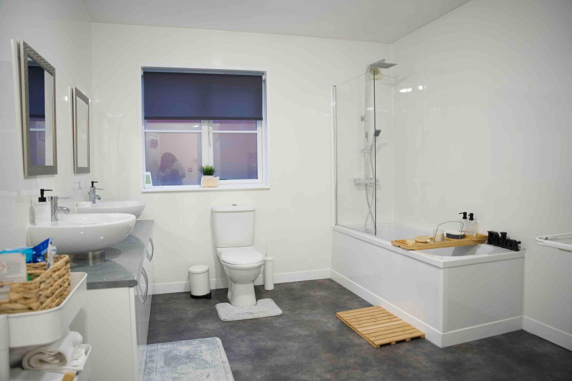Abington Ccc - Sleeps 15, Balcony, Shower Jets, Cinema & Game Room, Baby Room, Pool Table, Ps5, 30 Games, Wii, Library, Parking, 5 *