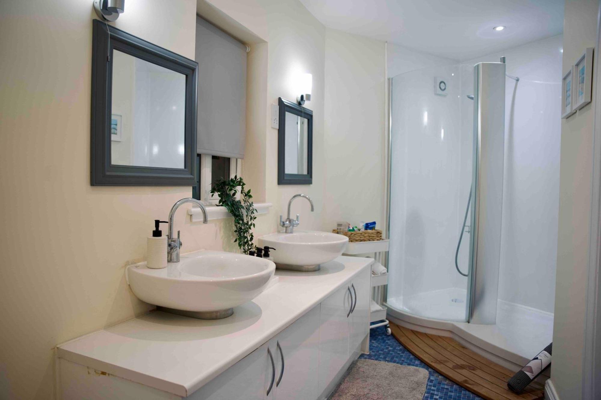 Abington Ccc - Sleeps 15, Balcony, Shower Jets, Cinema & Game Room, Baby Room, Pool Table, Ps5, 30 Games, Wii, Library, Parking, 5 *