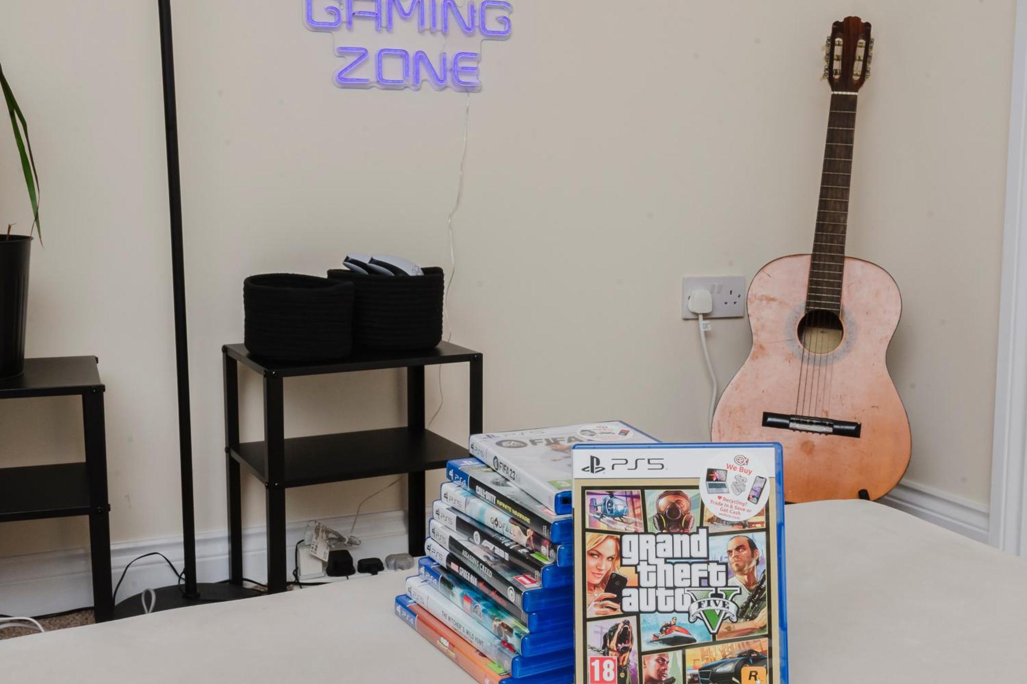 Villa Abington Ccc - Sleeps 15, Balcony, Shower Jets, Cinema & Game Room, Baby Room, Pool Table, Ps5, 30 Games, Wii, Library, Parking, 5 *