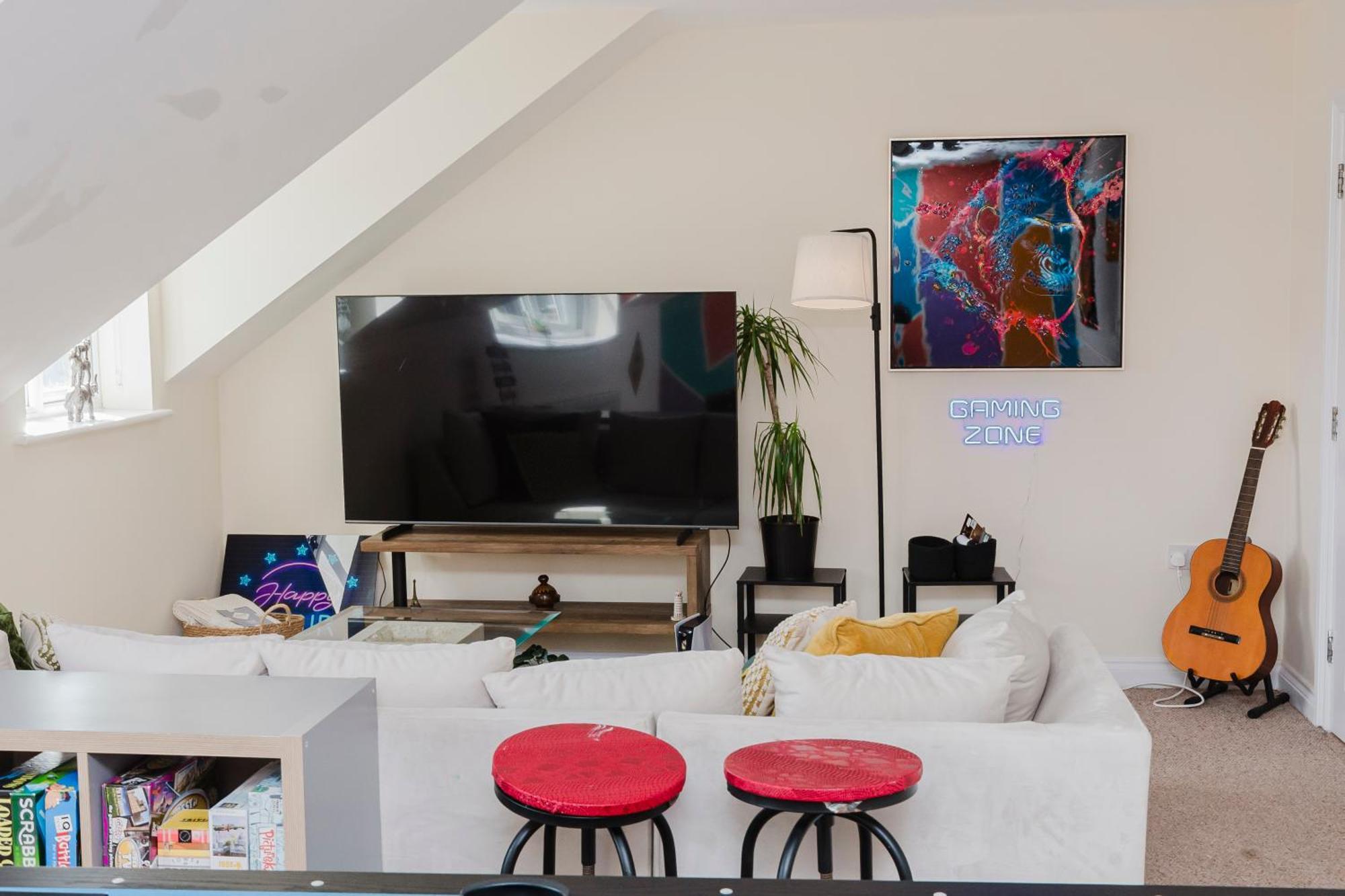 Villa Abington Ccc - Sleeps 15, Balcony, Shower Jets, Cinema & Game Room, Baby Room, Pool Table, Ps5, 30 Games, Wii, Library, Parking, 5 *