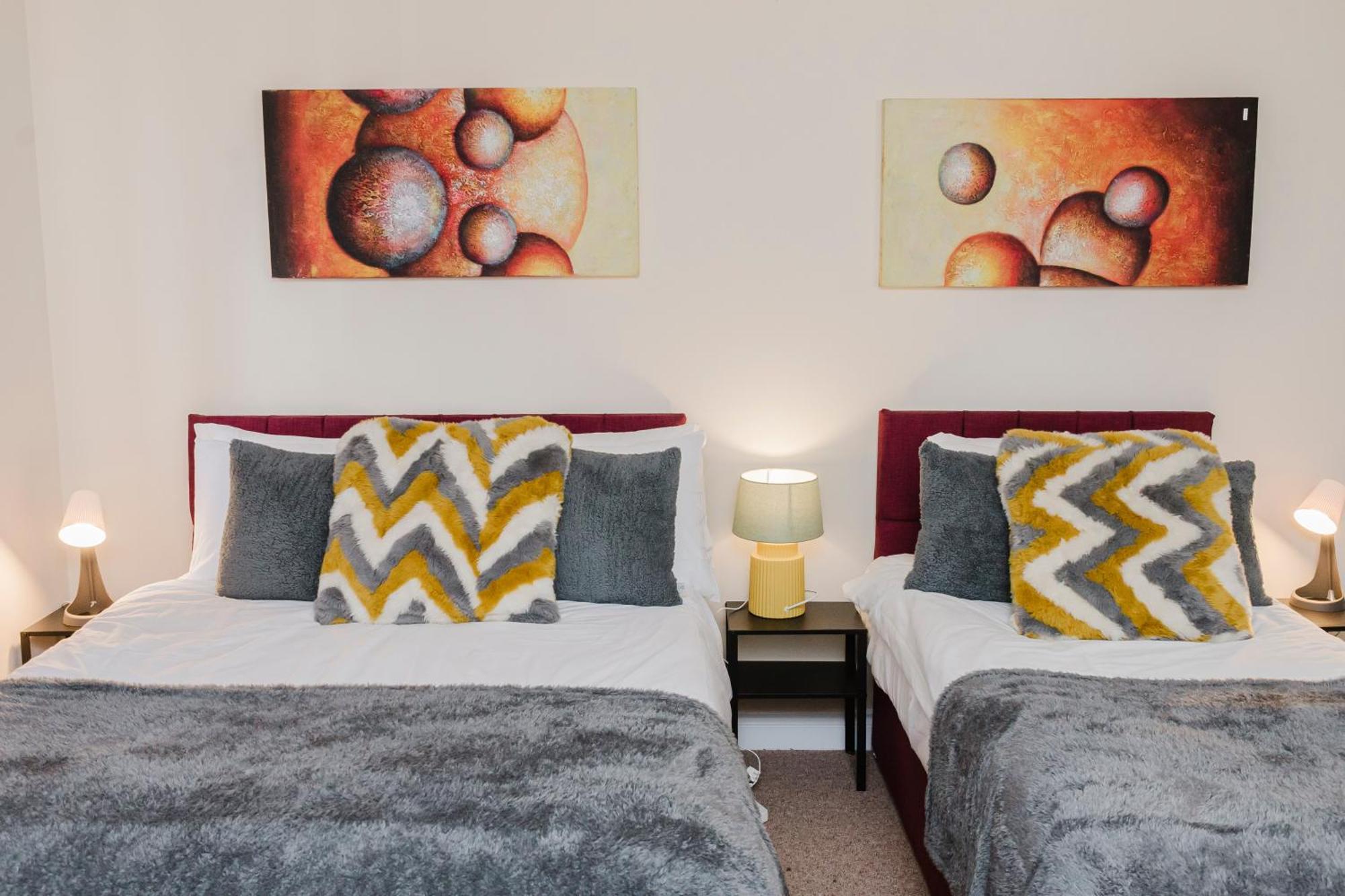 Abington Ccc - Sleeps 15, Balcony, Shower Jets, Cinema & Game Room, Baby Room, Pool Table, Ps5, 30 Games, Wii, Library, Parking, 5 * Northampton