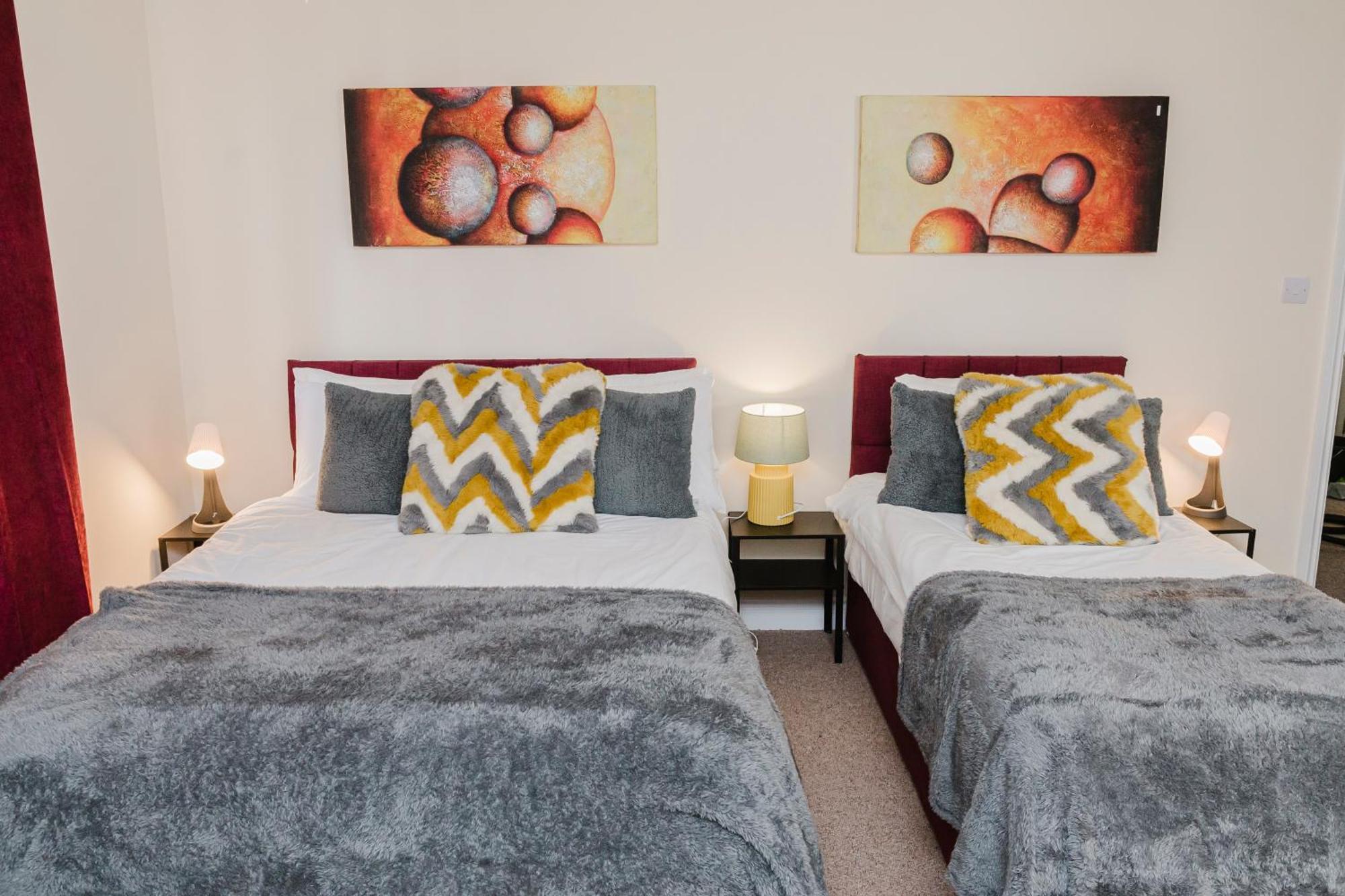 Abington Ccc - Sleeps 15, Balcony, Shower Jets, Cinema & Game Room, Baby Room, Pool Table, Ps5, 30 Games, Wii, Library, Parking, 5 Villa *